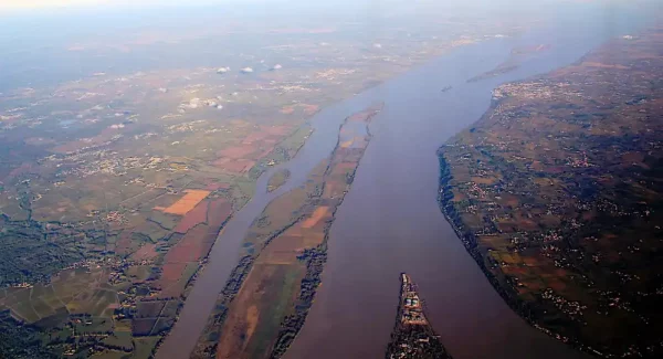 Estuario de la Gironda, unión de los ríos Garona y Dordoña